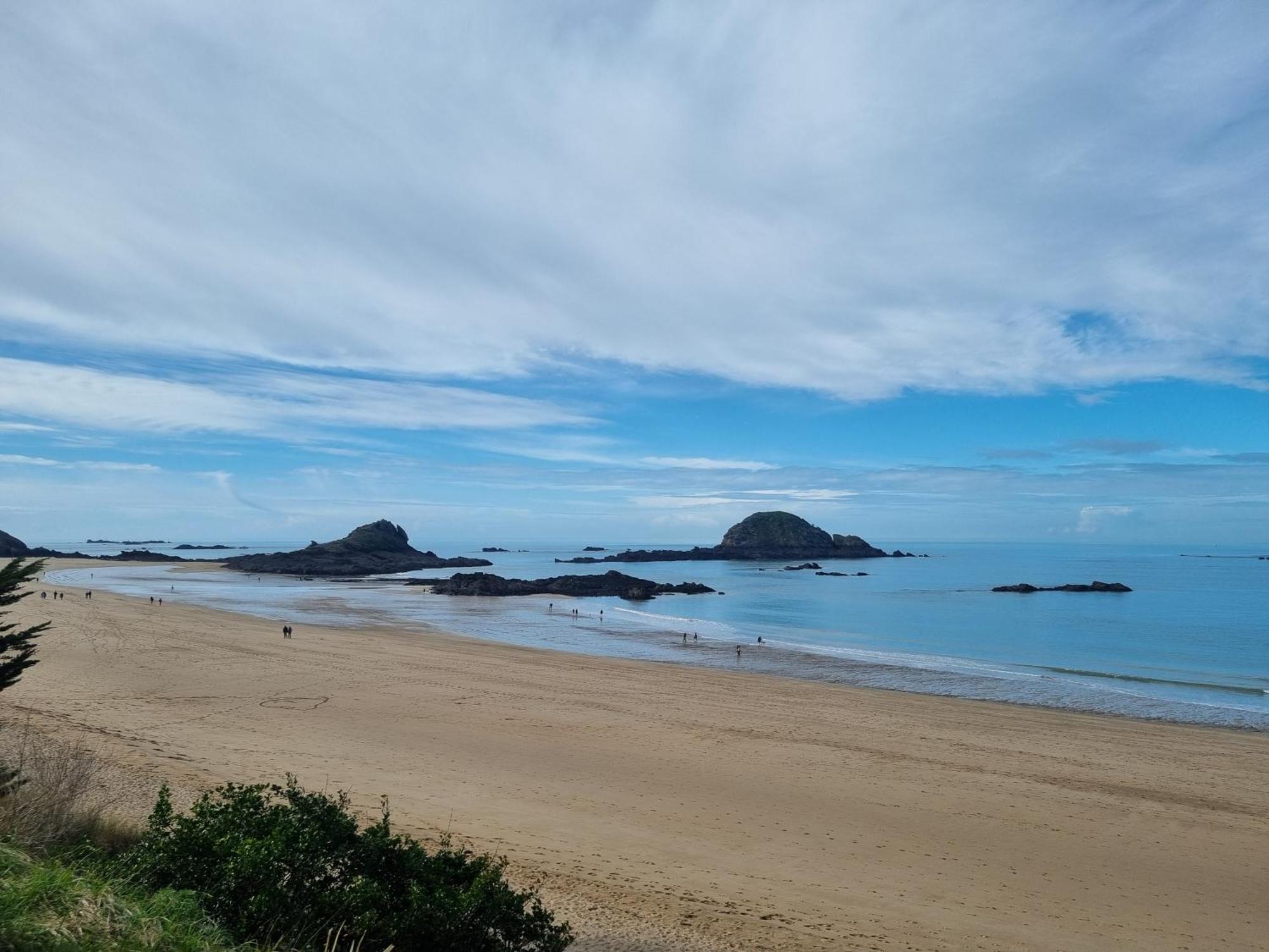 Le Mistral Du Centre Ville ,Chaleureux A 2 Min De La Plage Динар Экстерьер фото